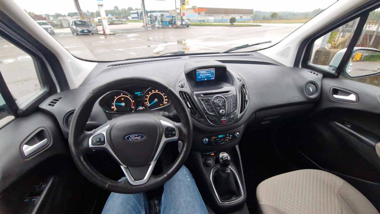 Ford Tourneo Courier 1.5 TDCI 95 CV Titanium