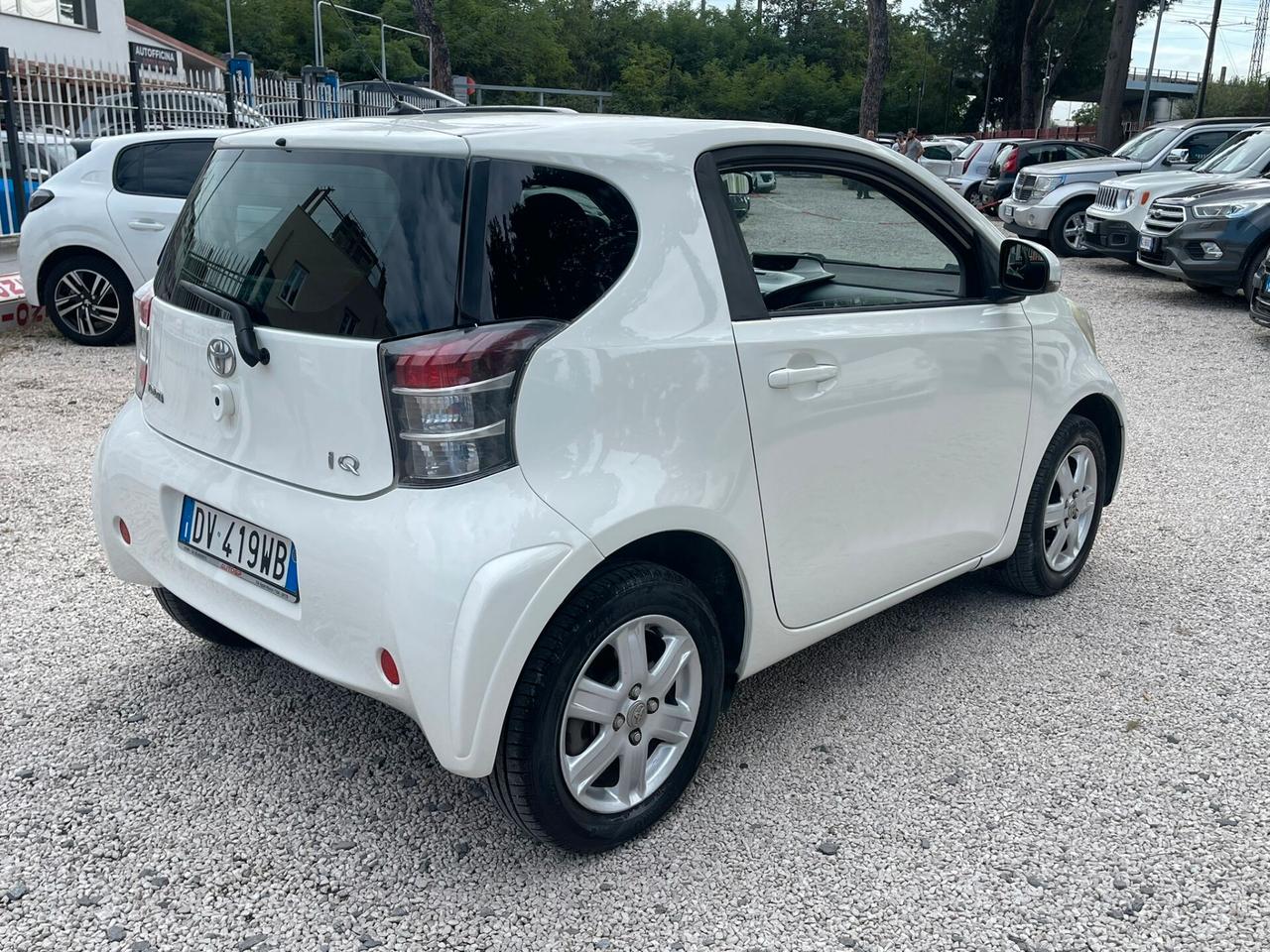 Toyota iQ 1.0 CAMBIO AUTOMATICO, NEOPATENTATI