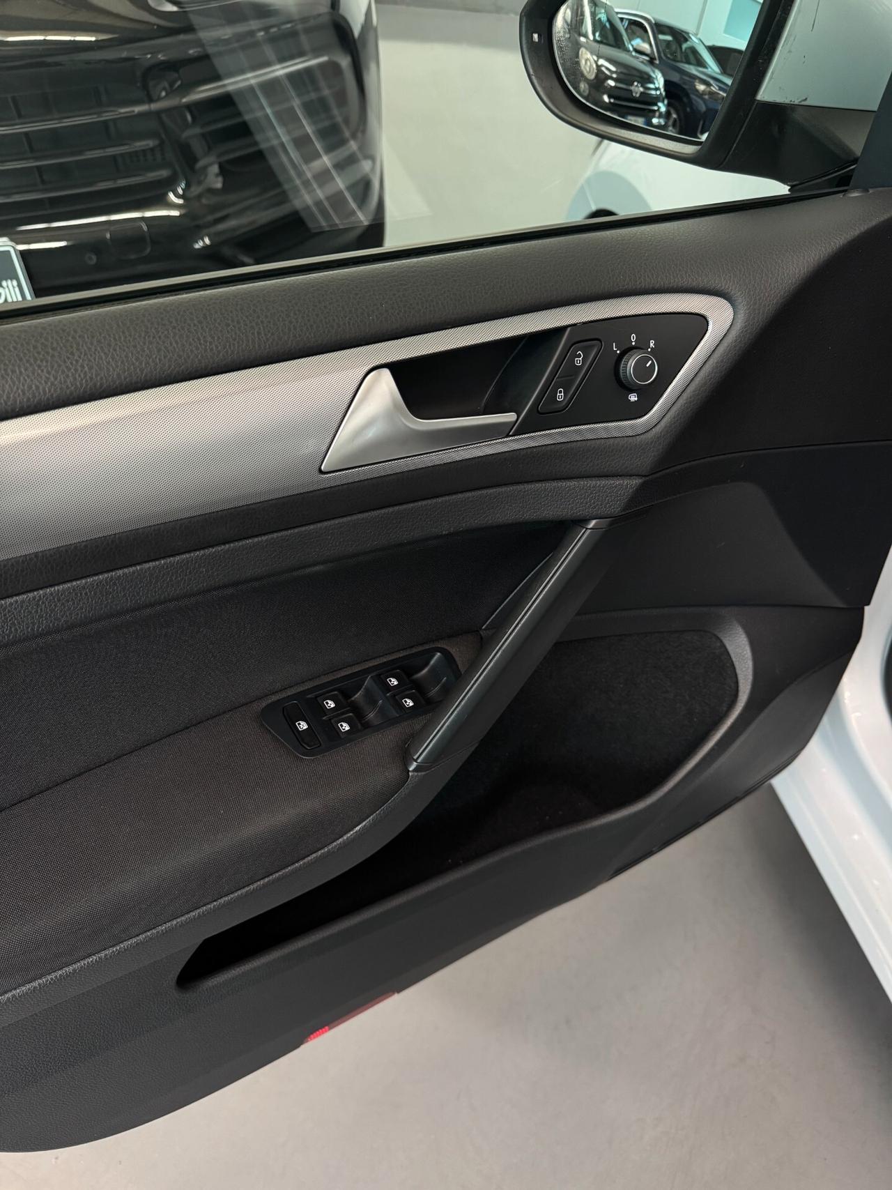 Volkswagen Golf 7.5 tsi 5p Trendline 1.0cc 85cv CarPlay OK Neopatentati