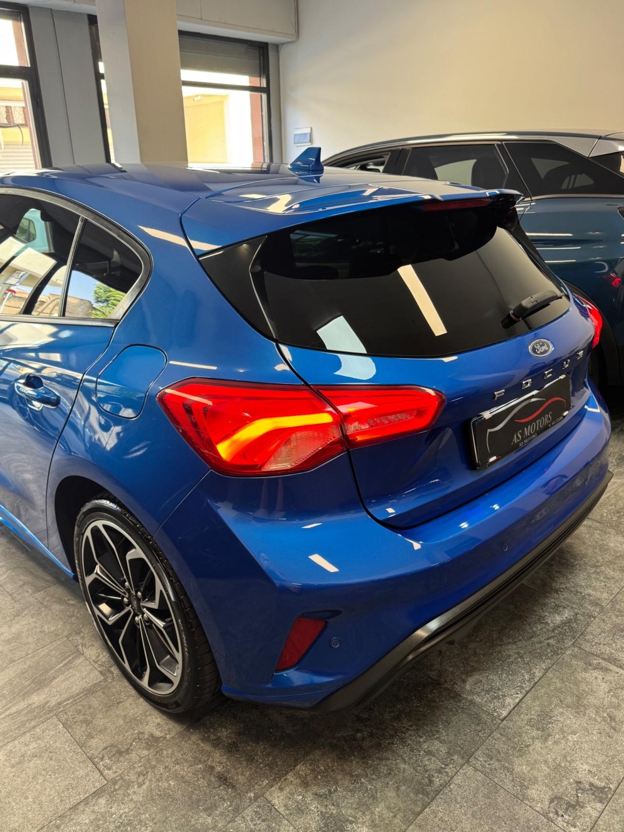 Ford Focus 1.0 EcoBoost 125 CV ST Line Finanziabile