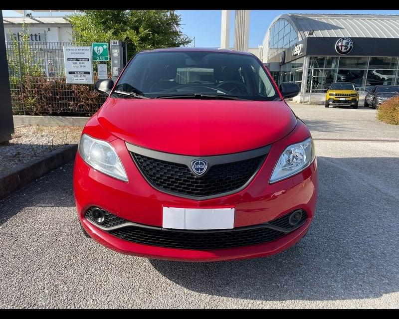 Lancia Ypsilon 0.9 TwinAir 85 CV 5 porte Metano Ecochic Silver