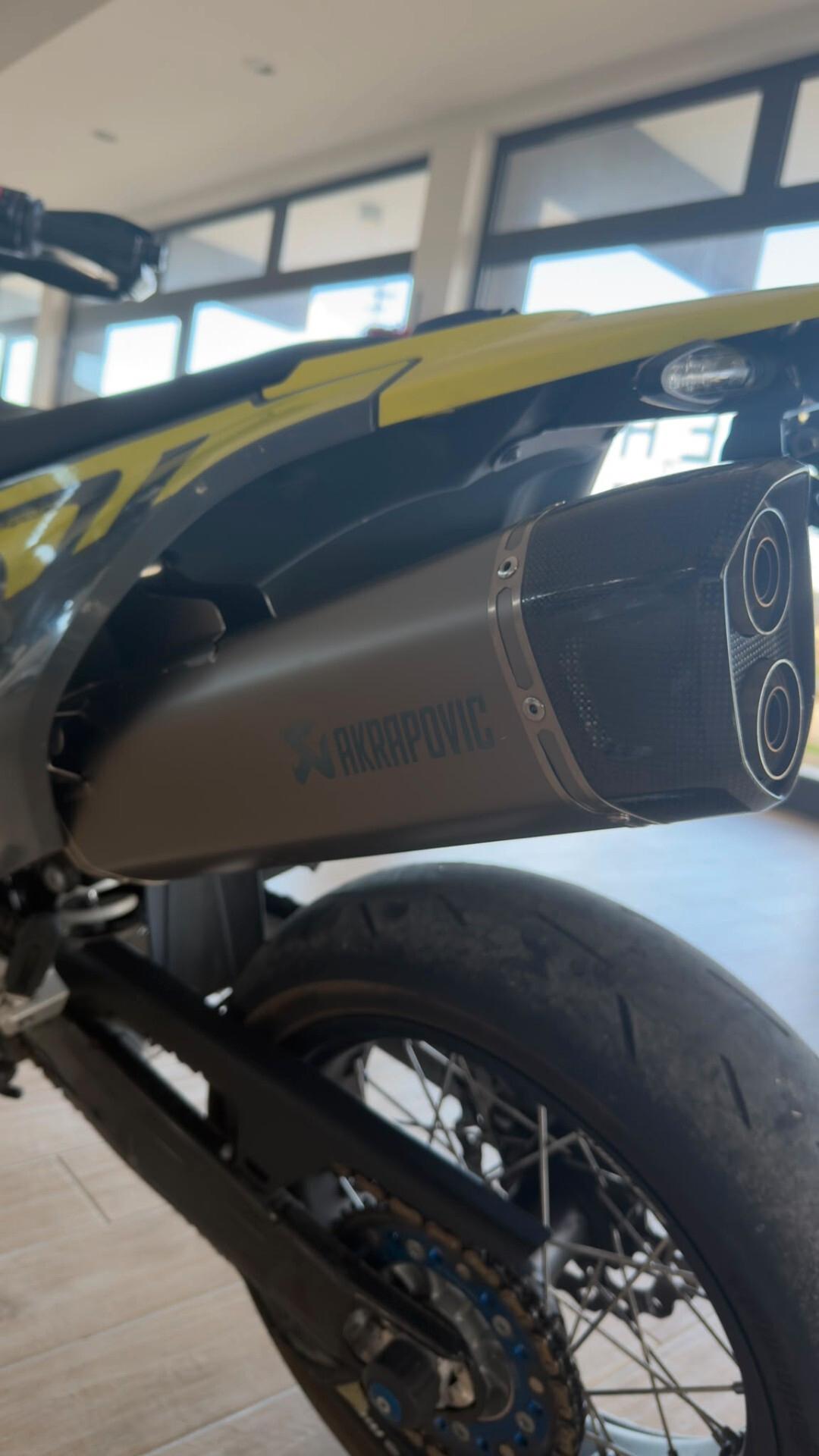 Husqvarna 701 Supermoto motard
