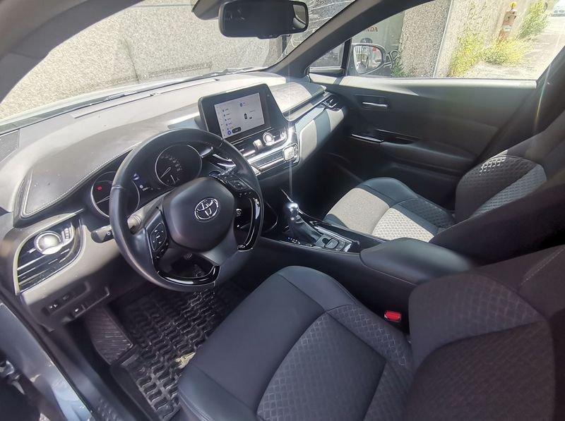 Toyota C-HR 2.0 152cv Hybrid E-CVT Lounge