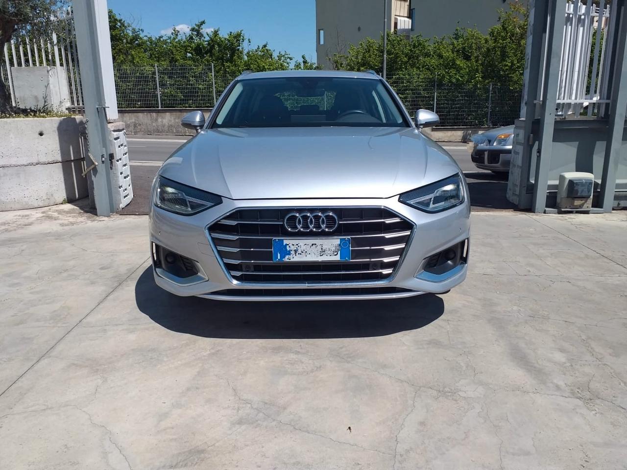 Audi A4 Avant 30 TDI/136 CV S tronic Business Advanced