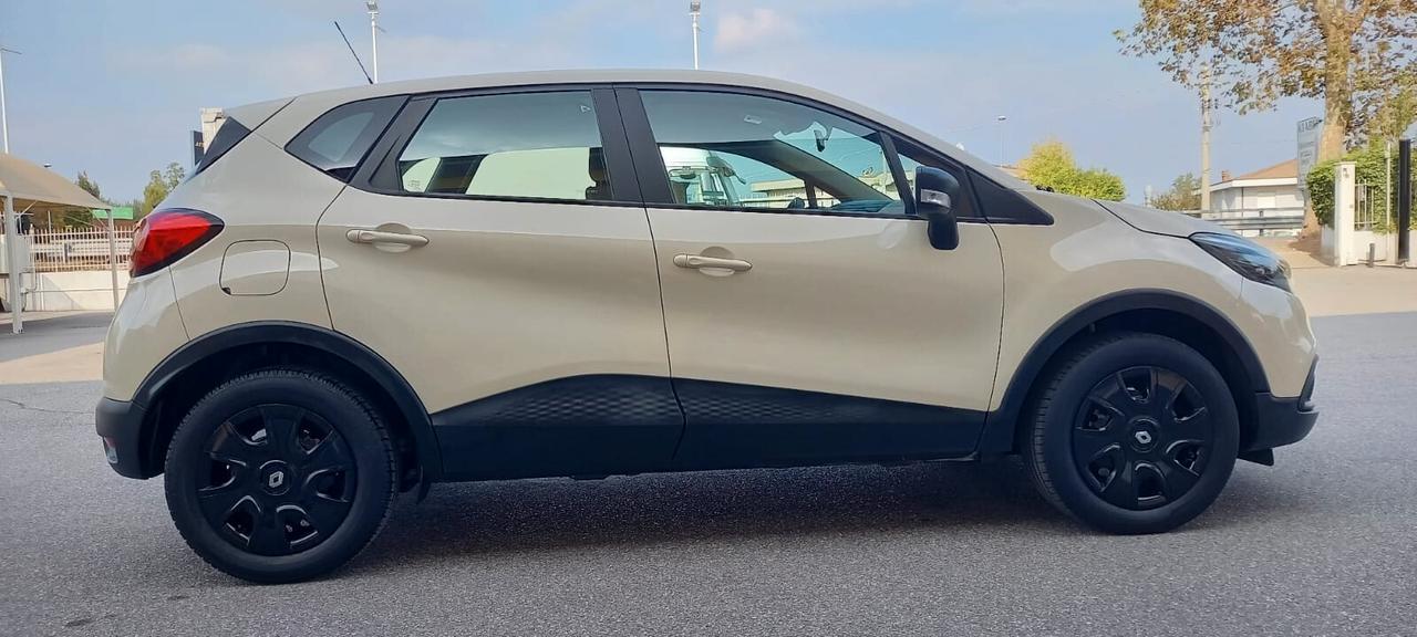 Renault Captur Benzina cc. 900 Turbo 5 Porte 5 Posti.