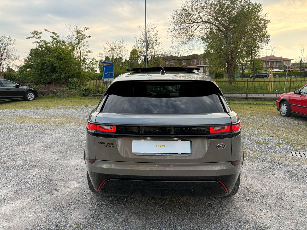 Range Rover Velar 2.0D I4 180 CV R-Dynamic HSE Tetto Aprile