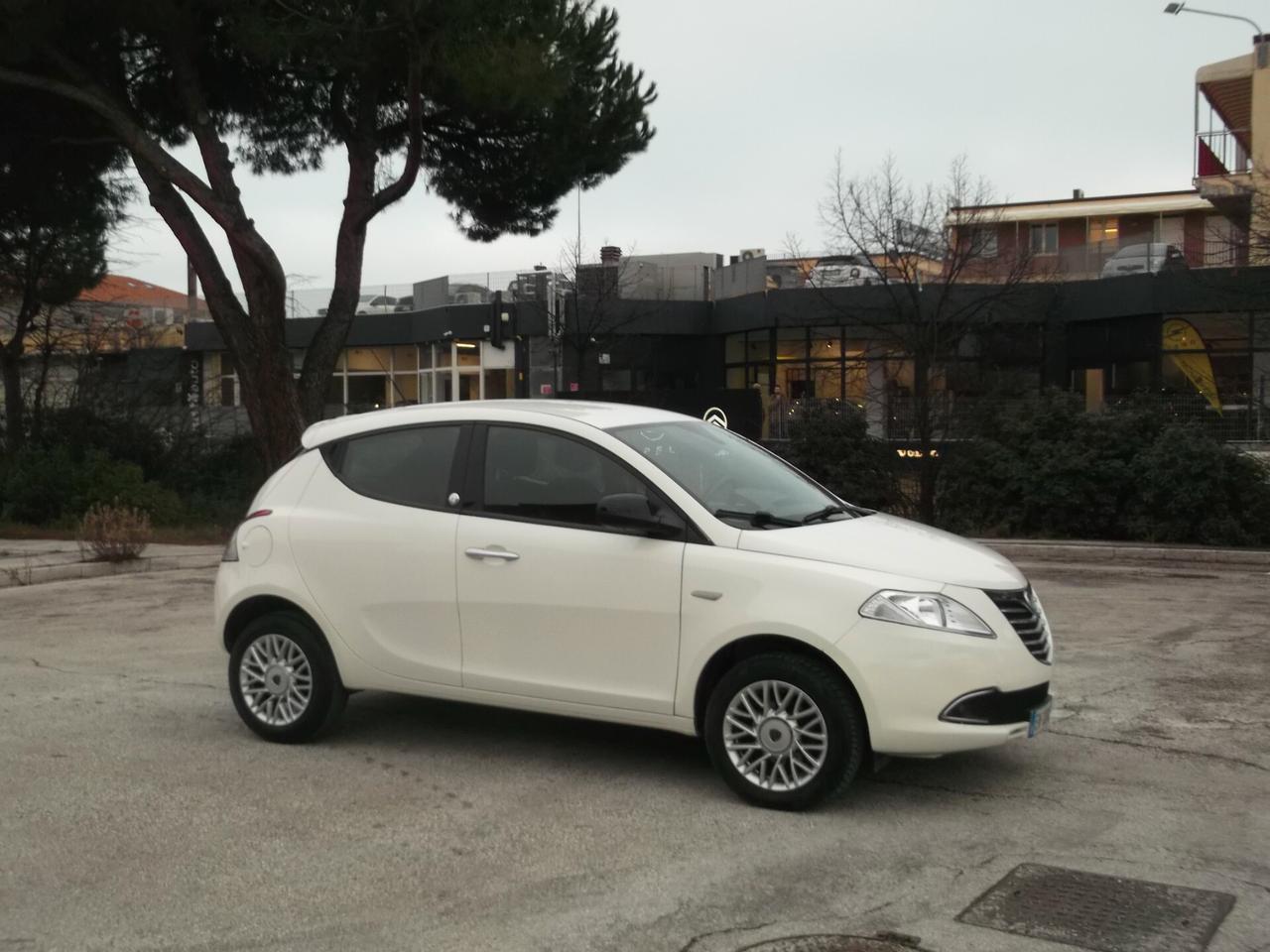 Ypsilon 1.0 Turbo Metano Neopatentati 2014