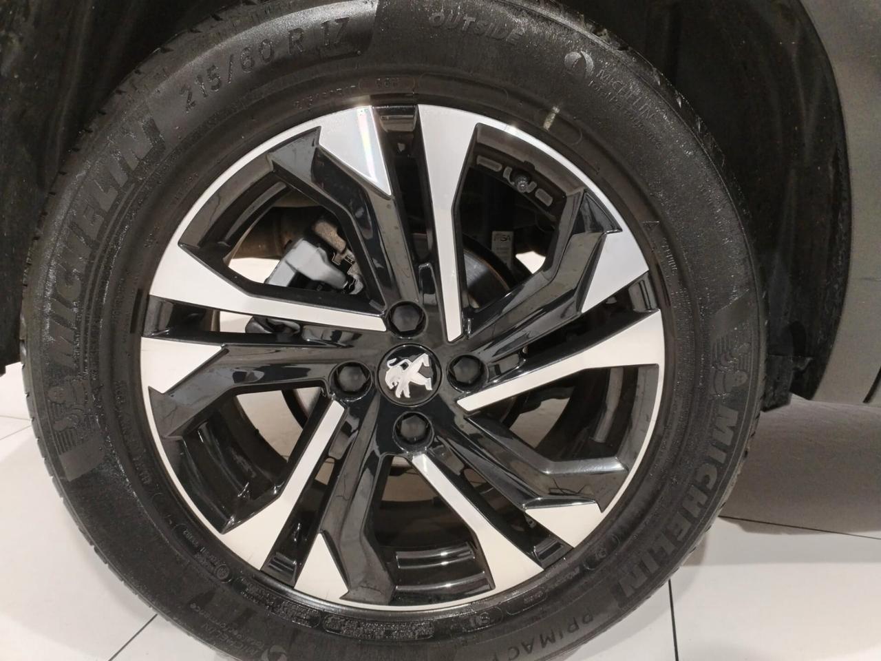 Peugeot 2008 BlueHDi 130 S&S EAT8 Allure