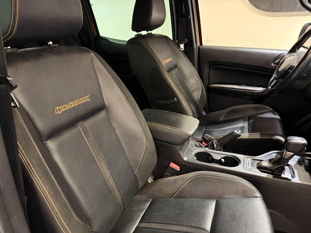 Ford Ranger 3.2 tdci double cab Wildtrak 200cv auto Autocarro 5 posti