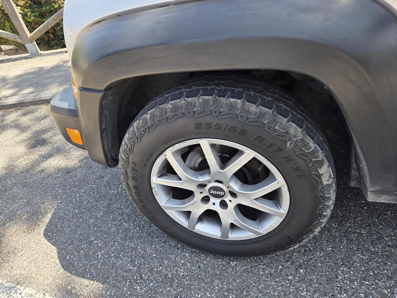 Jeep Cherokee 2.8 CRD DPF Sport Auto