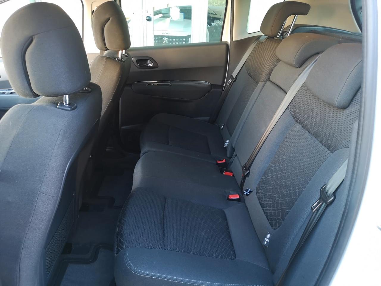 PEUGEOT 3008 1.6 HDi 115 CV Active 2015