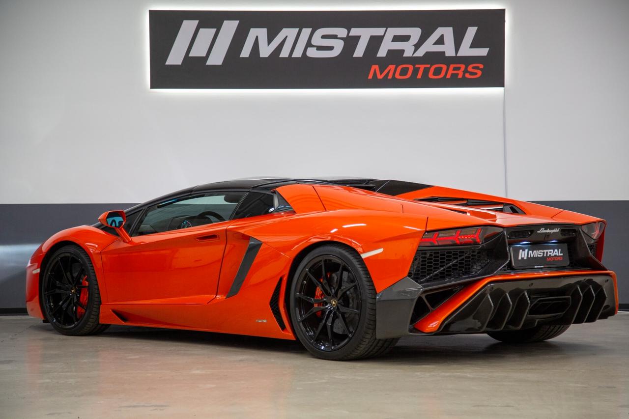 Lamborghini Aventador 6.5 V12 LP700-4 Roadster