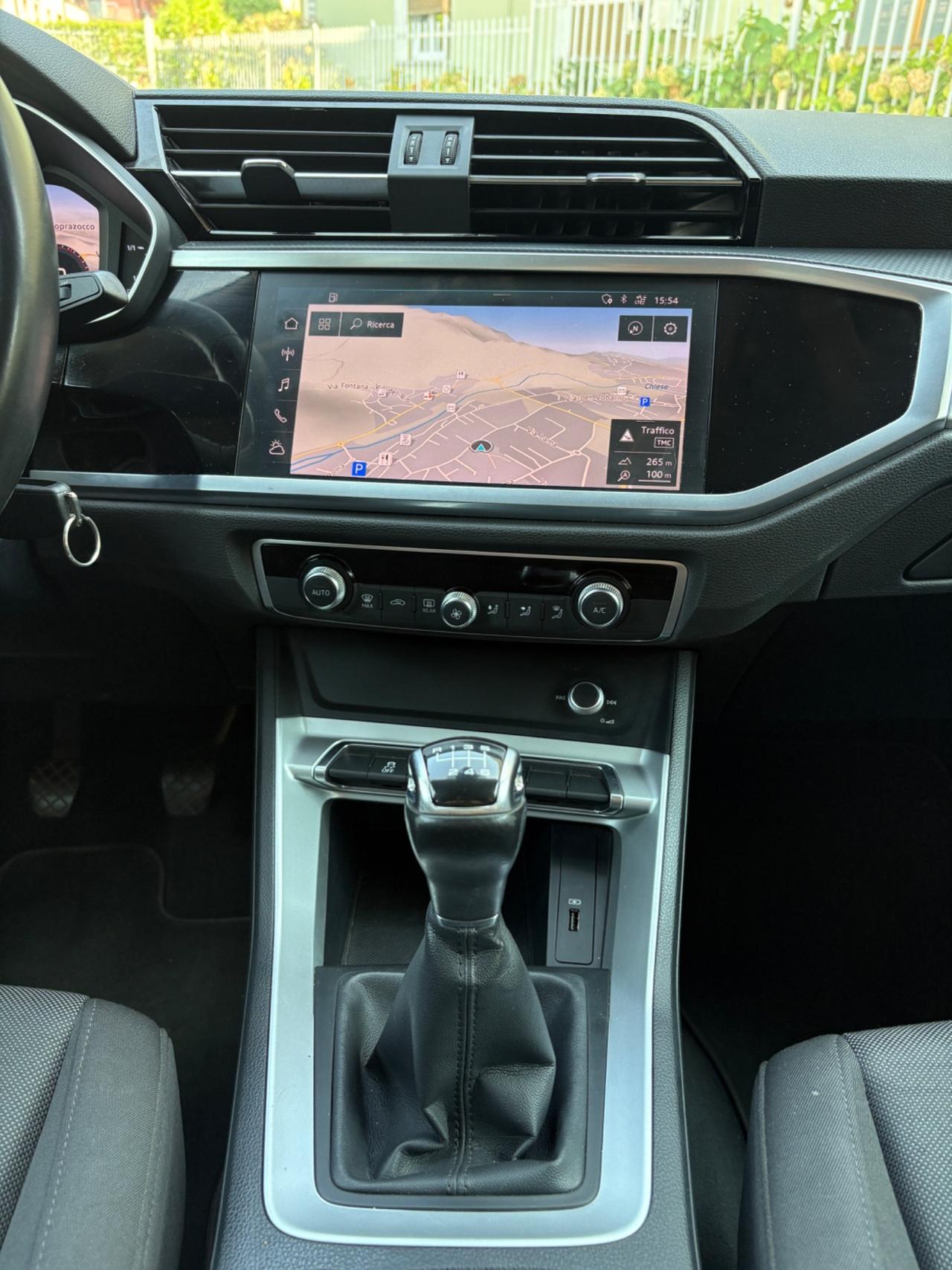 Audi Q3 35 TFSI Business Advanced