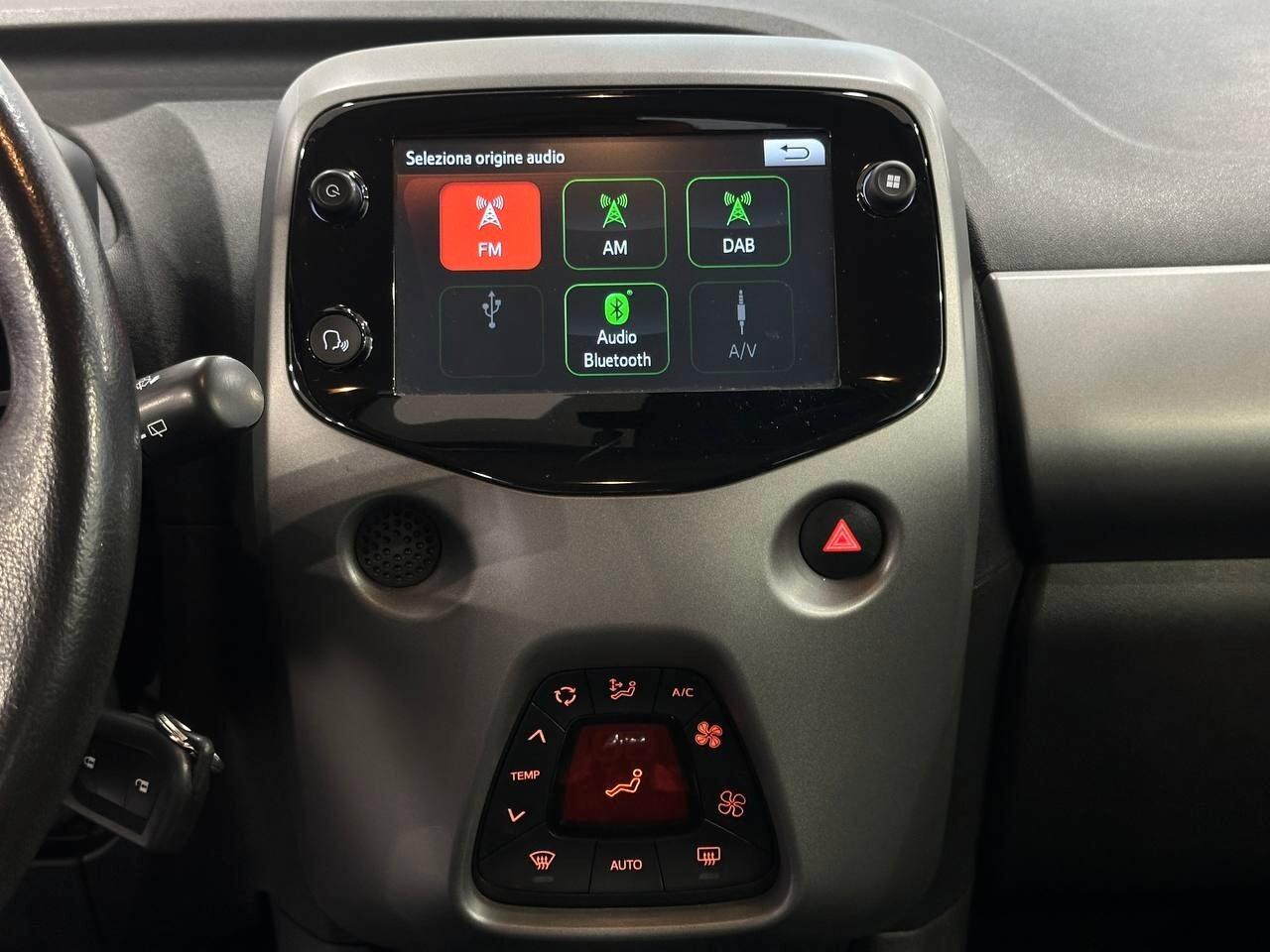 Toyota Aygo Connect 1.0 VVT-i 72 CV 5 porte x-clusiv perfetta