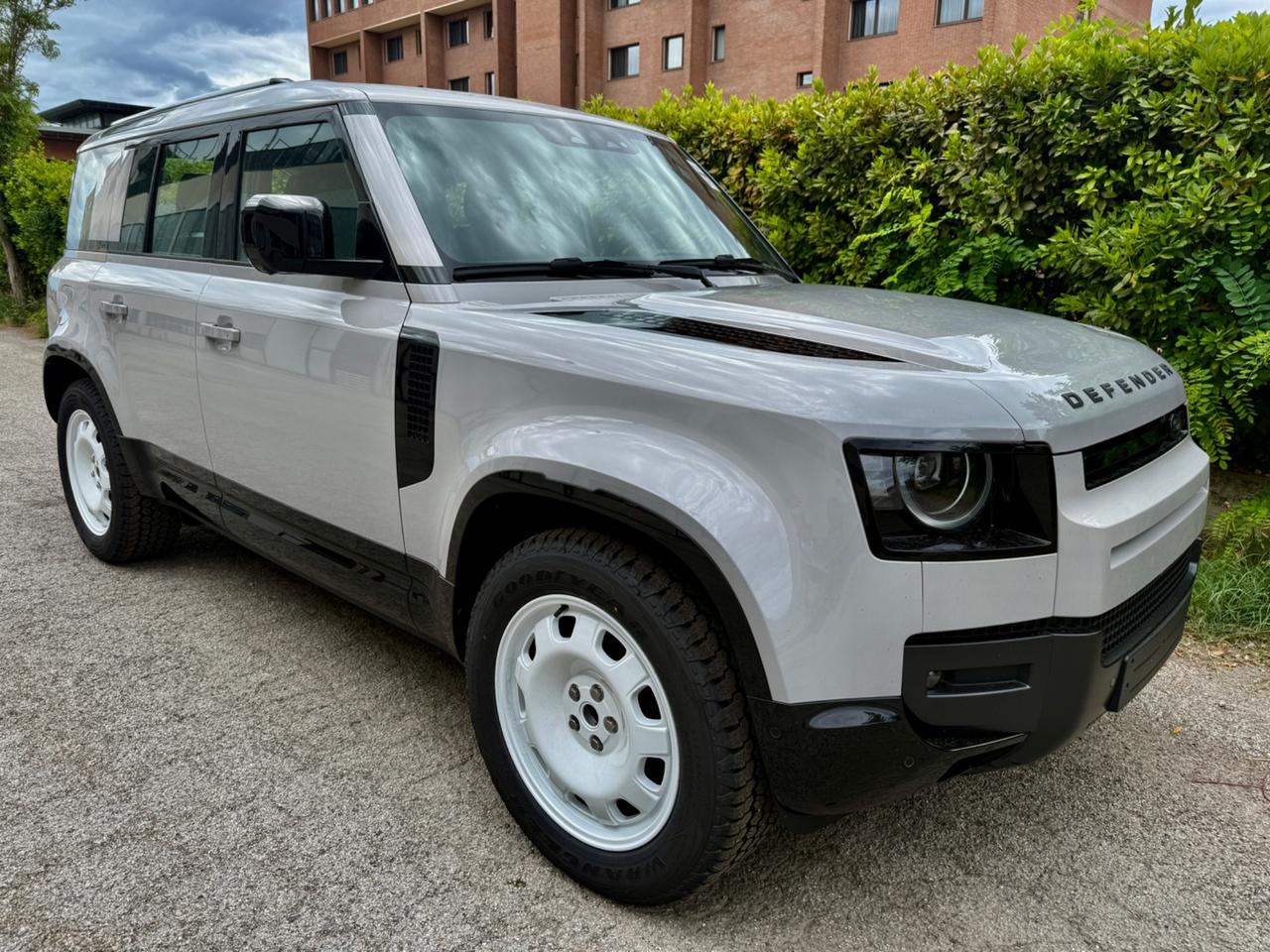 Land Rover Defender 110 250 CV - NUOVA UNICA