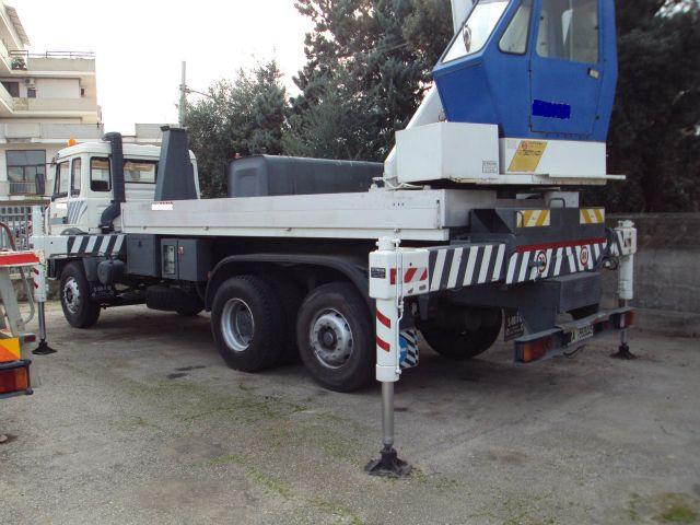 Iveco LKW/TRUCKS 190.30 Piattaforma Aerea 33 MT