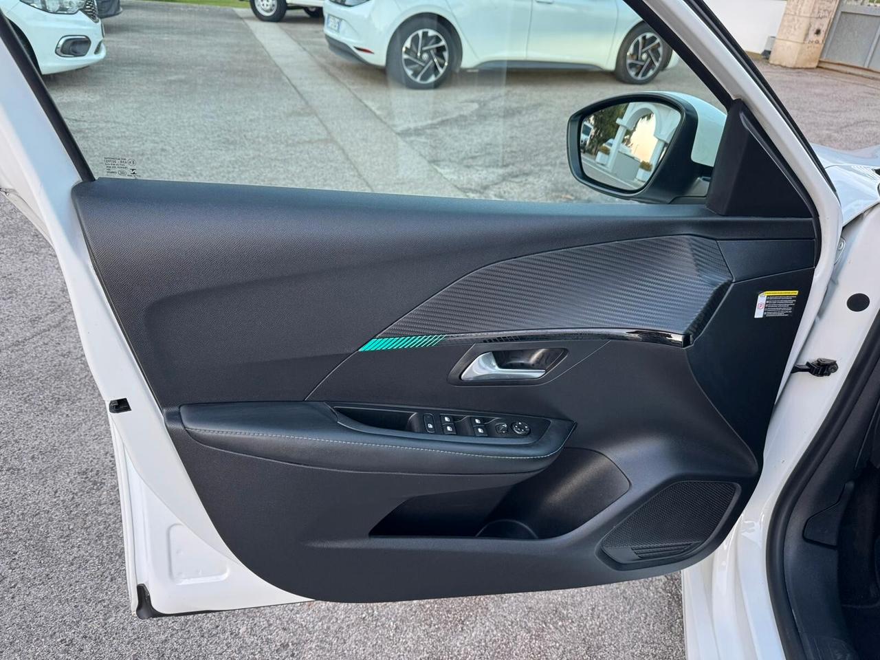 Peugeot 208 BlueHDi 100 Allure Navi Pack