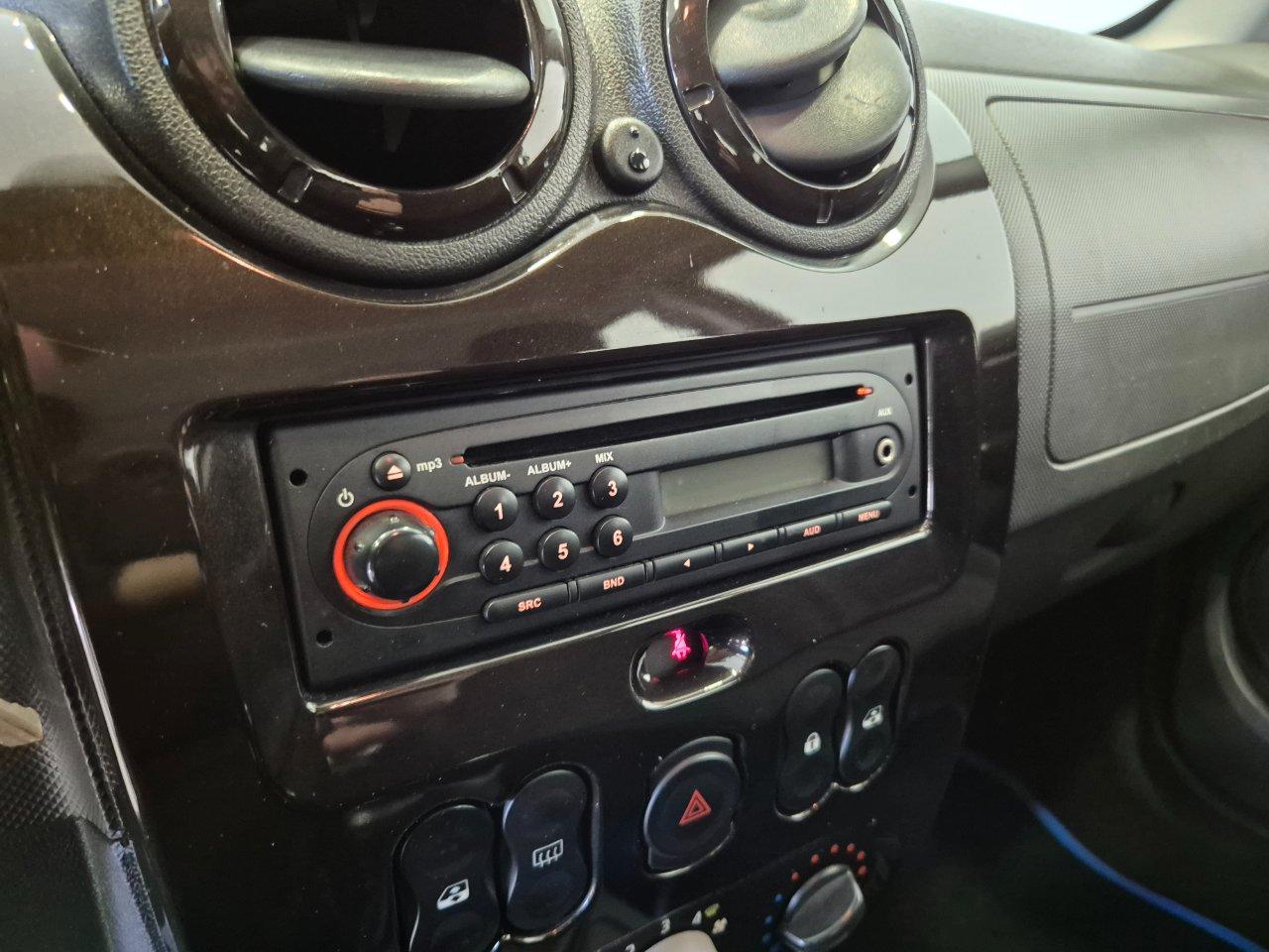 Dacia Duster 1.6 Ambiance 4x2 110cv - NEOPATENTATI - Clima - Radio Mp3