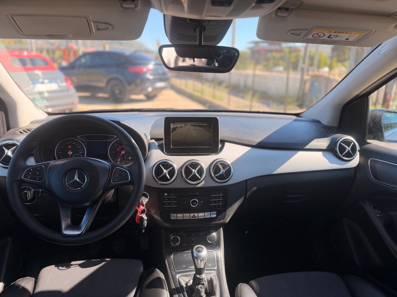 Mercedes-benz B 180 d Premium