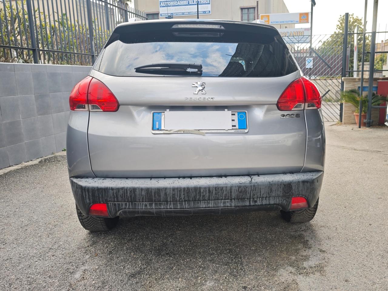 PERFETTA Peugeot 2008 1.2 VTi 82CV Allure