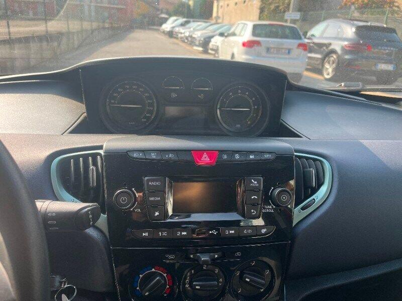 Lancia Ypsilon Ypsilon 1.0 FireFly 5 porte S&S Hybrid Platino