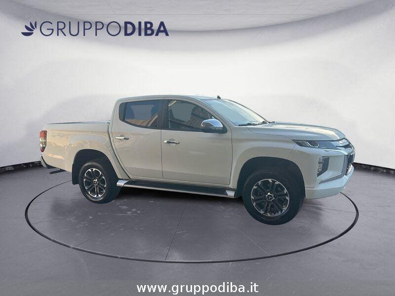 Mitsubishi L200 Cab VI 2019 Diesel d.cab 2.3d Invite Connect 4wd 150cv