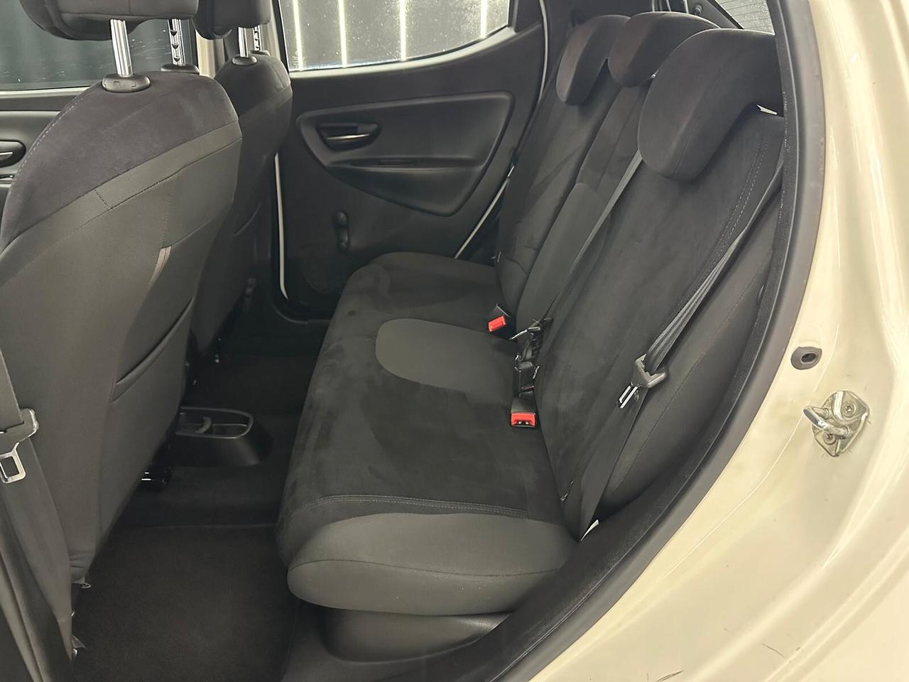 Lancia Ypsilon III 2011 1.2 8v Platinum