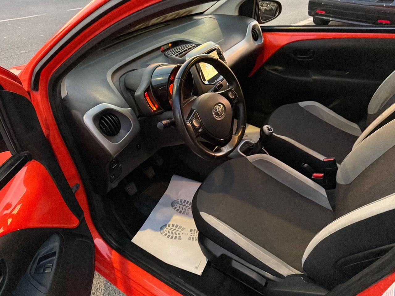 Toyota Aygo 1.0 VVT-i 69 CV 5 porte x-wave