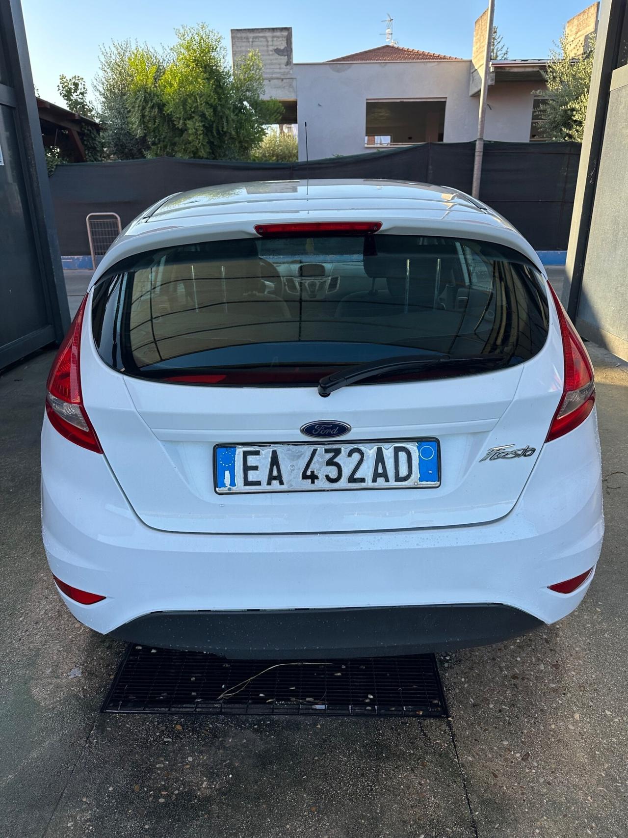 Ford Fiesta 1.2 82 CV 5 porte Titanium 2010 neopatentati