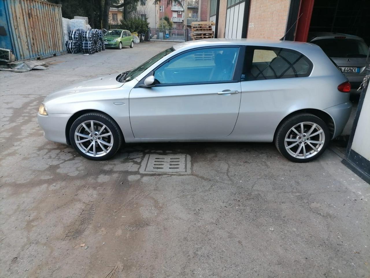 Alfa Romeo 147 1.6 16V TS 3 porte Black Line