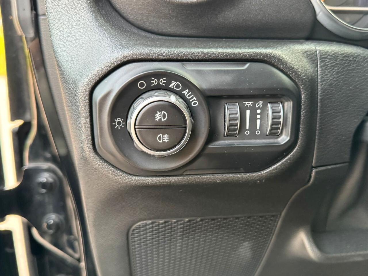 Jeep Wrangler Unlimited 2.2 Mjt II Sahara