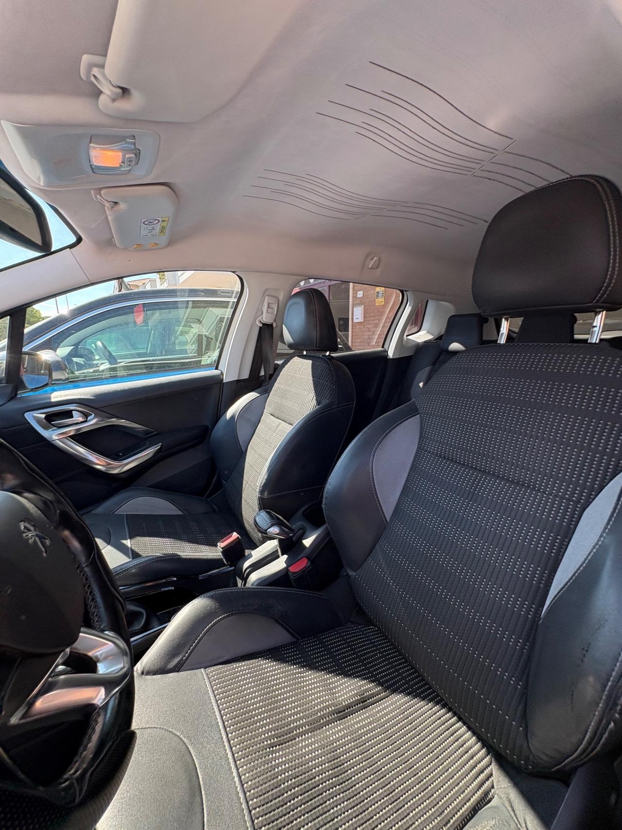Peugeot 2008 1O SERIE BLUEHDI 100 BLACK MATT