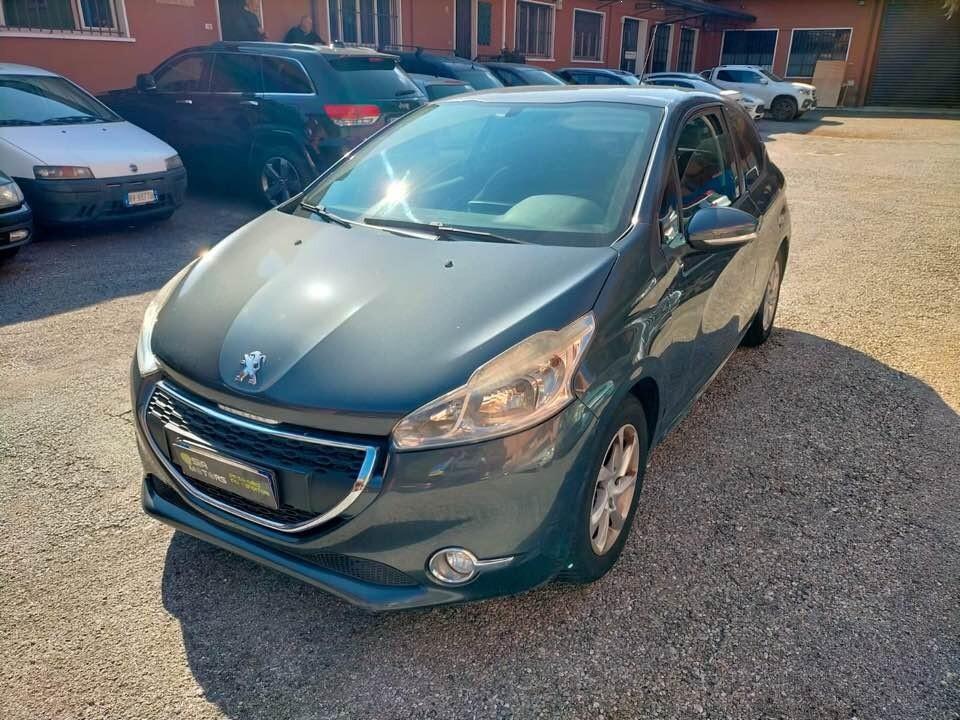 Peugeot 208 1.2 VTi 82 cv