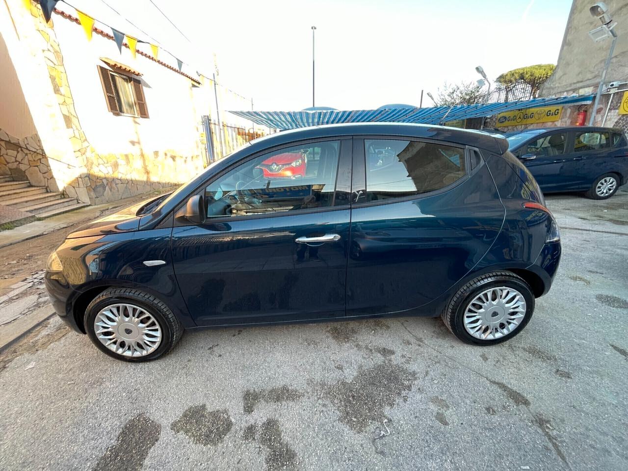 Lancia Ypsilon 1.2 69 CV 5 porte Silver