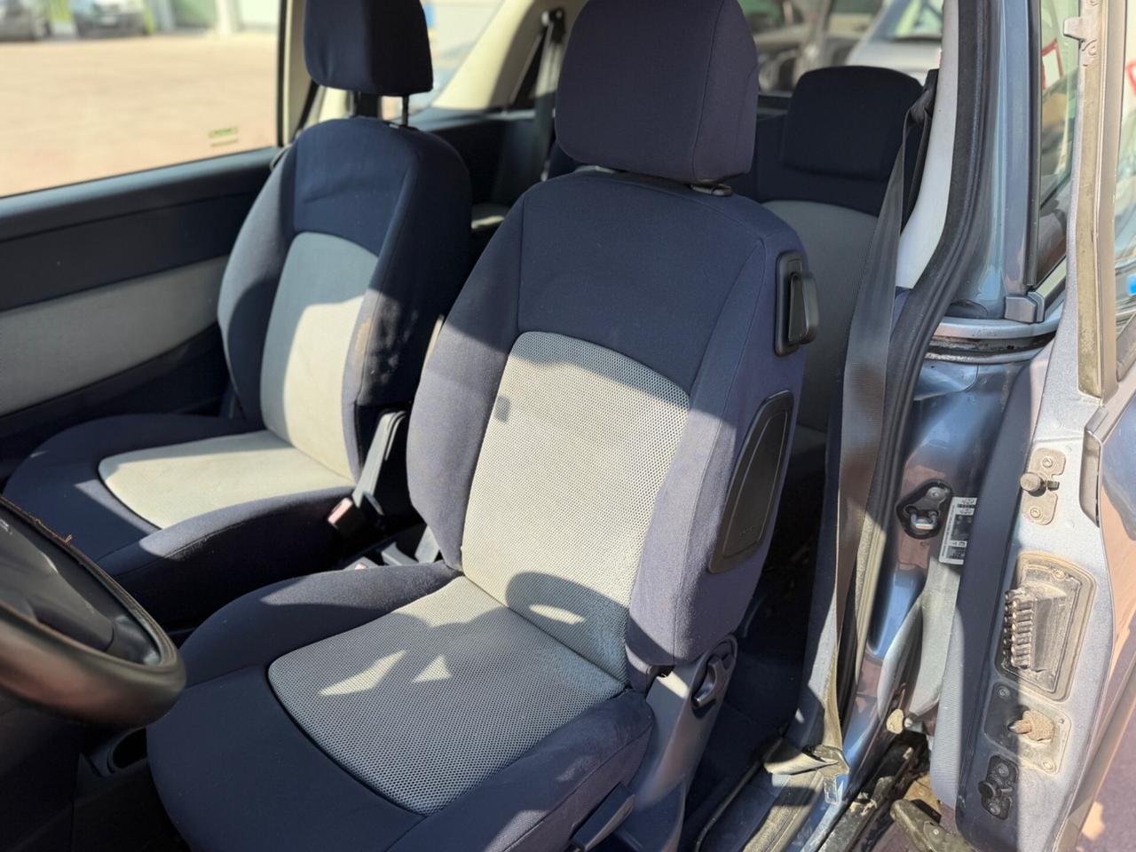 Peugeot 1007 1.6 Trendy 2Tronic
