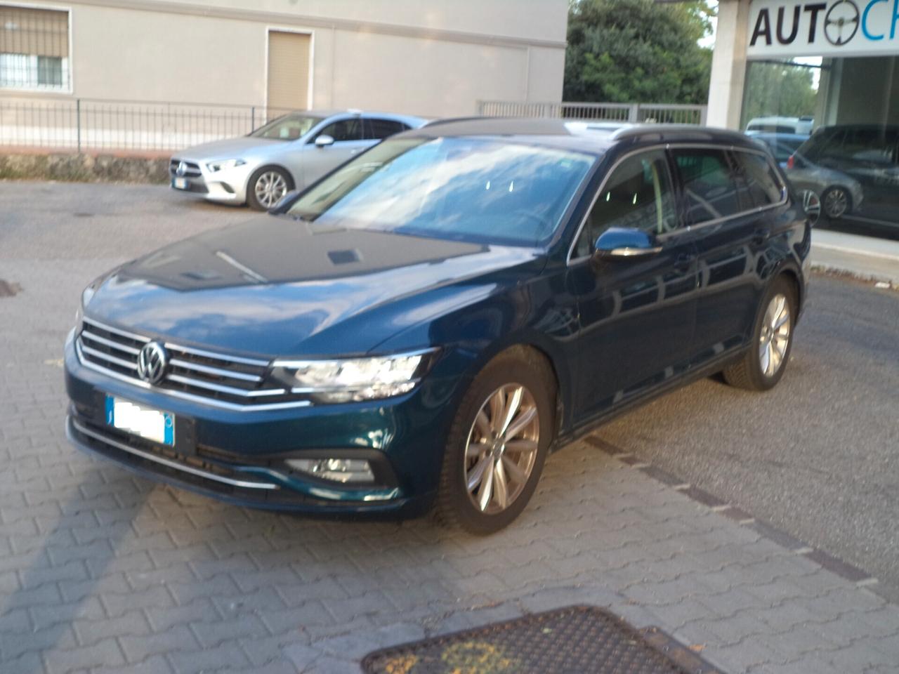 Volkswagen Passat Variant 1.6 TDI SCR DSG Business BMT
