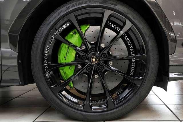 Lamborghini Urus AKRAPOVICH|FULL CARBON PACK|NIGHT VIEW|23''|B&O