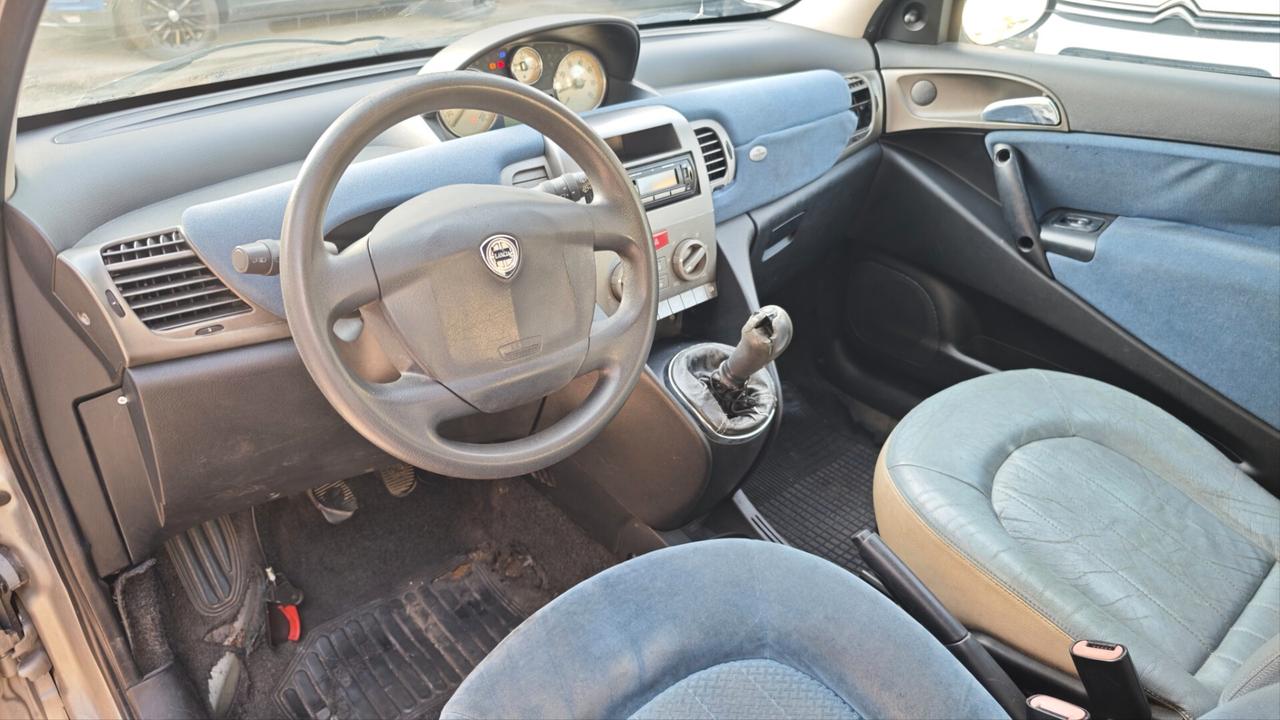 Lancia Ypsilon 1.3 MJT 75 CV Oro Bianco