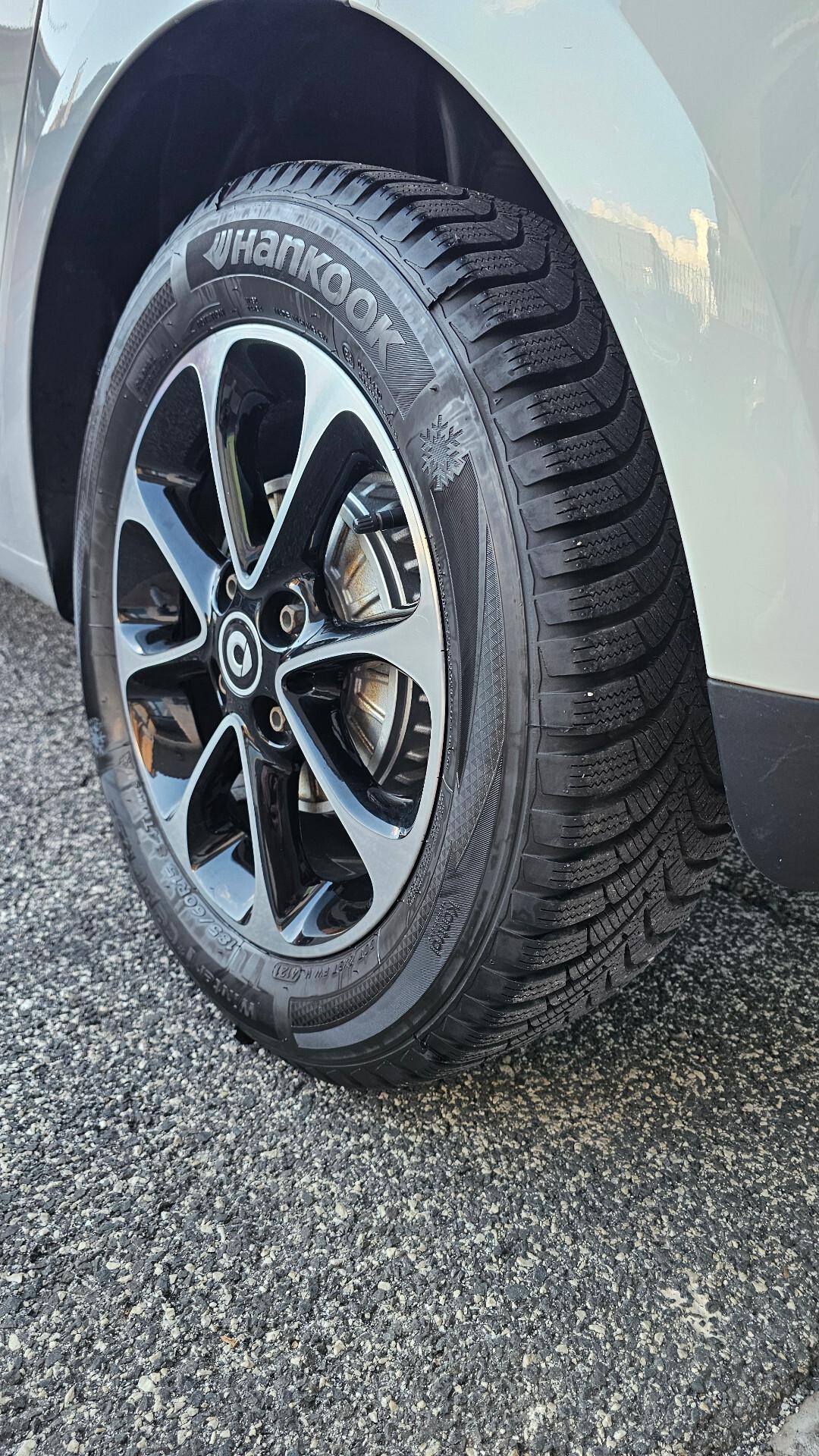 Smart Forfour 70 1.0 twinamic Passion NAV RETROCAM SENSORI CARVERTICAL OK