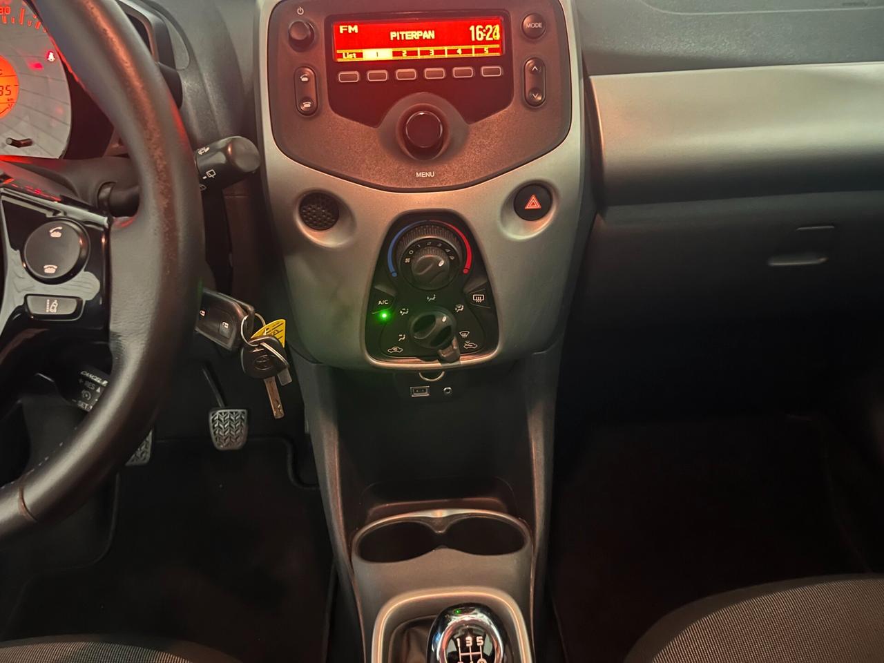 Toyota Aygo 1.0 VVT-i 69 CV 5 porte x-cool TSS