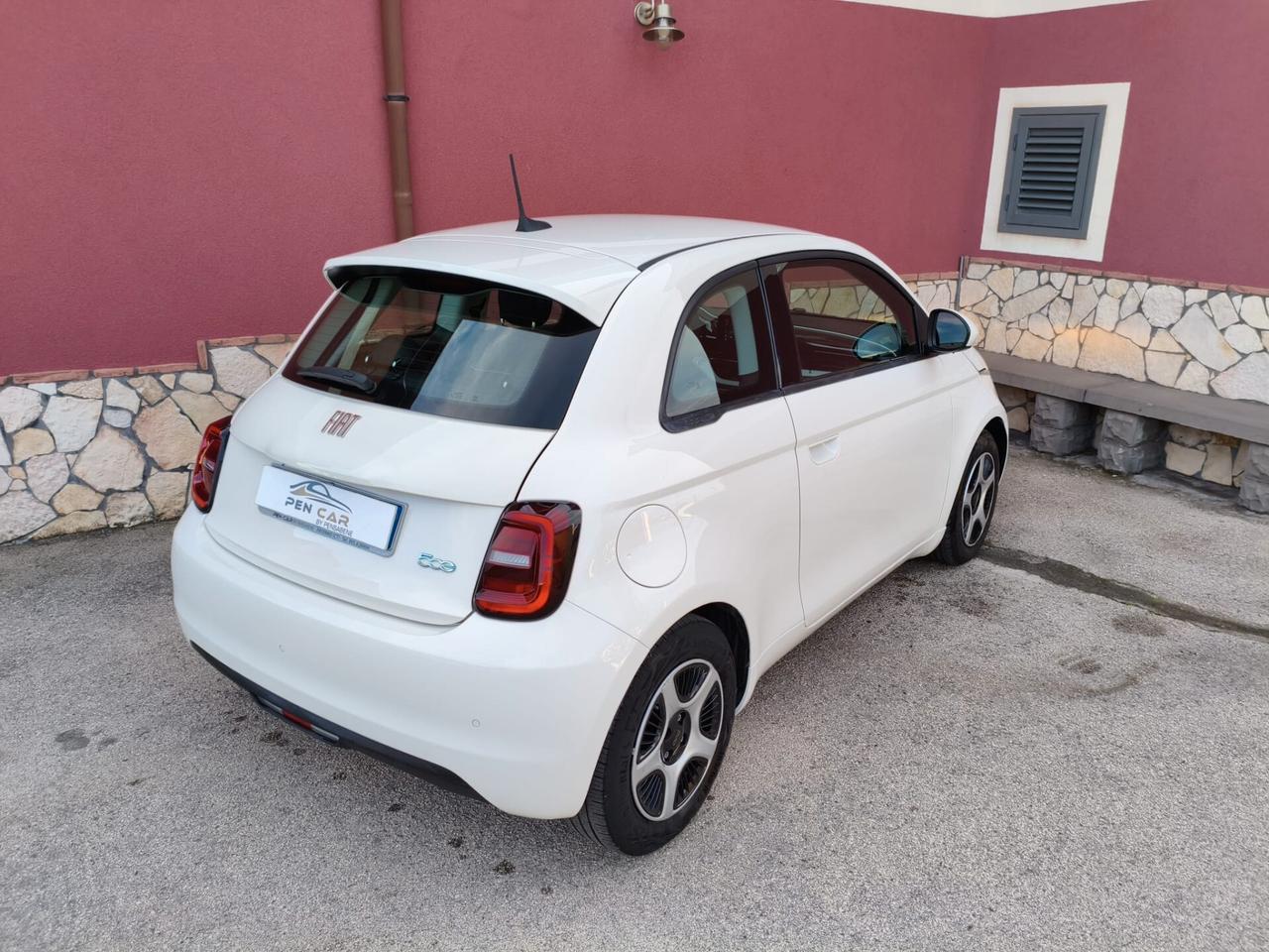 Fiat 500 500e Berlina 42 kWh Passion