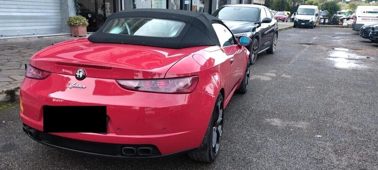 Alfa Romeo Spider 3200 V6