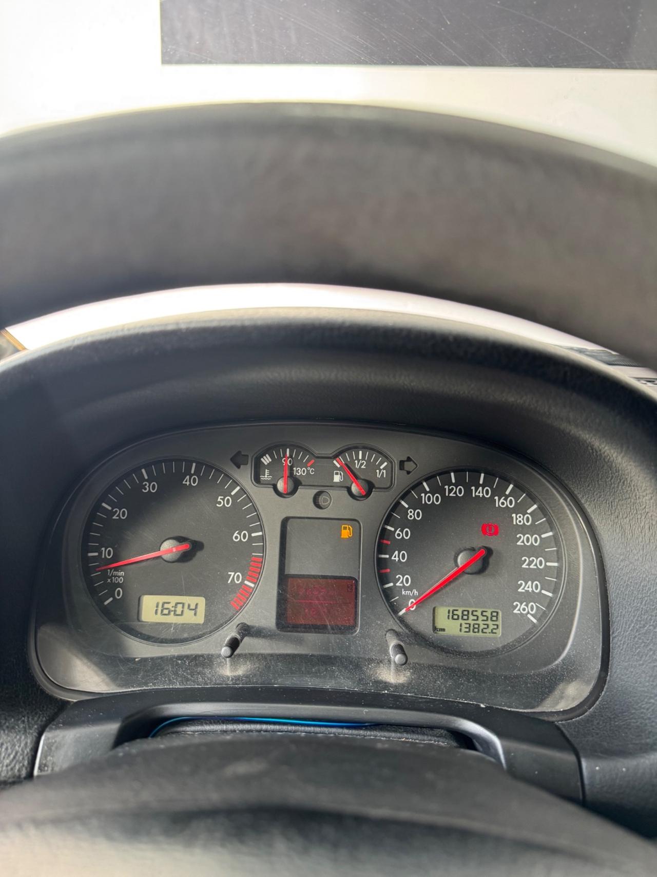 Volkswagen Golf 1.6 cat 5 porte