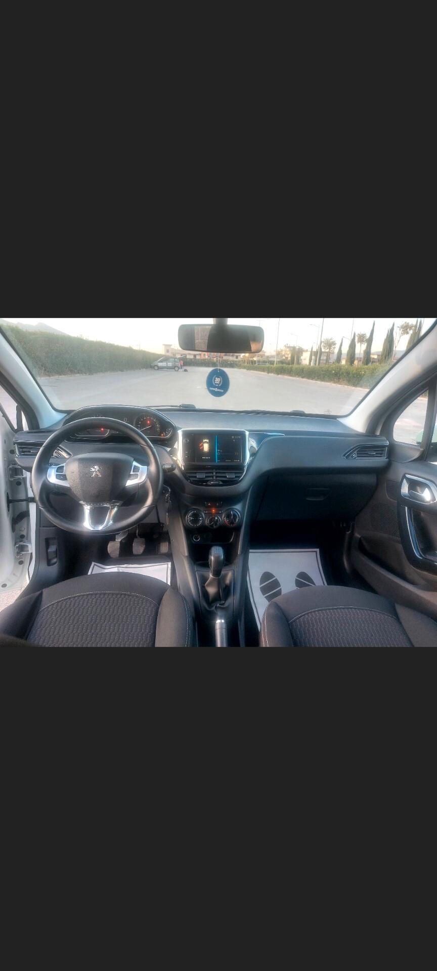 Peugeot 208 PureTech 82 5p. GPL Active