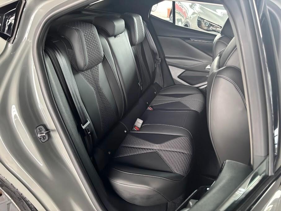 DS4 E-Tense 225 Cross Trocadero