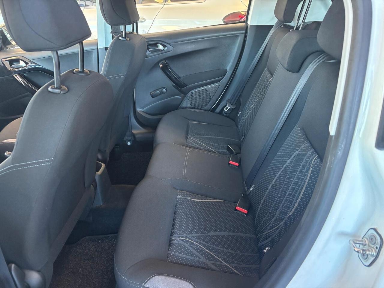 PEUGEOT 208 ANNO 2012 DS 1.4 ADATTA NEOPATENTATI KM 230 MILA
