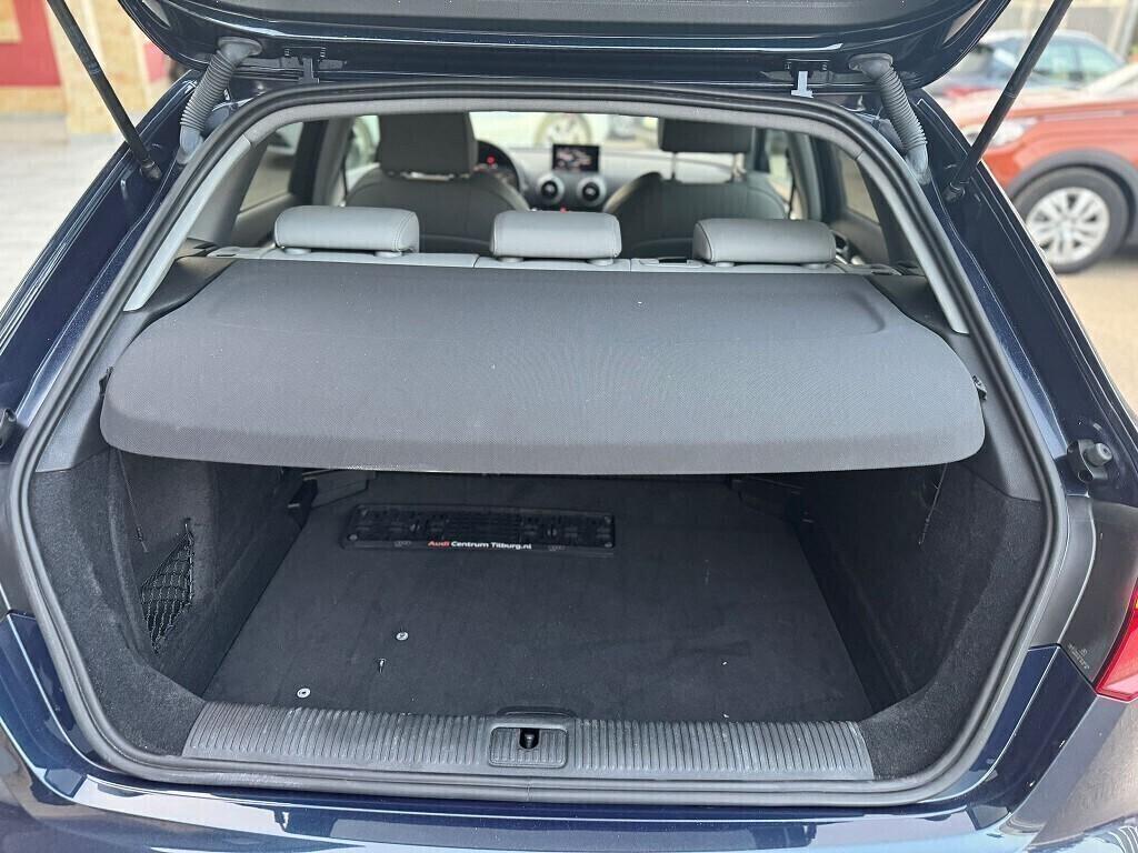 Audi A3 SPB 1.6 TDI 116 CV S tronic Sport cockpit