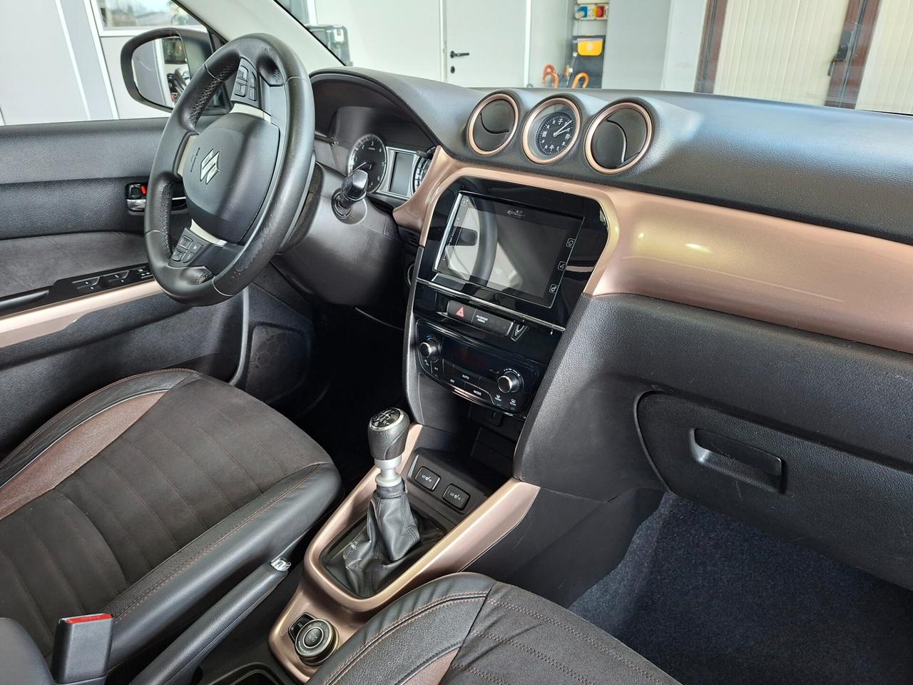 Suzuki Vitara 1.6 DDiS 4WD AllGrip Yoru CON TETTO