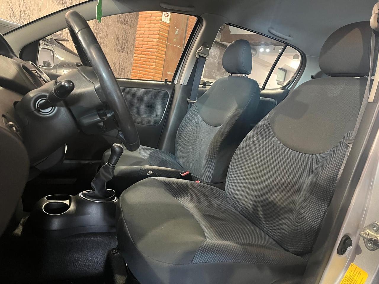 Toyota Yaris 1.0 Expo c/clima