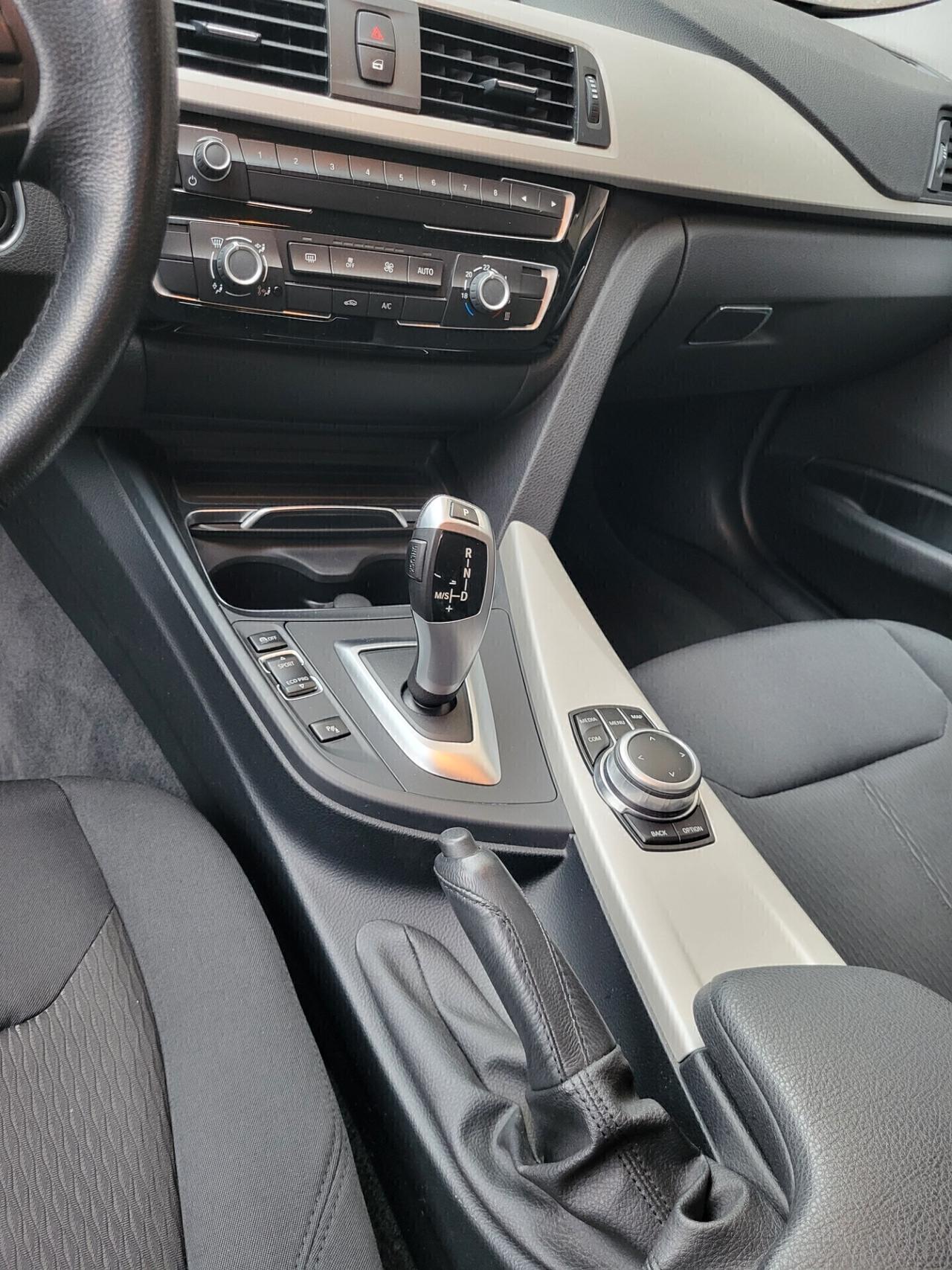 Bmw 320d xDrive Touring Business Advantage